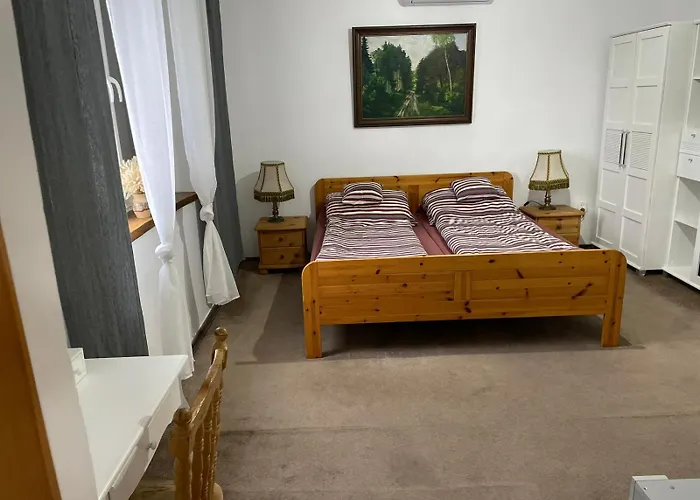 Udin Semesterbostad *